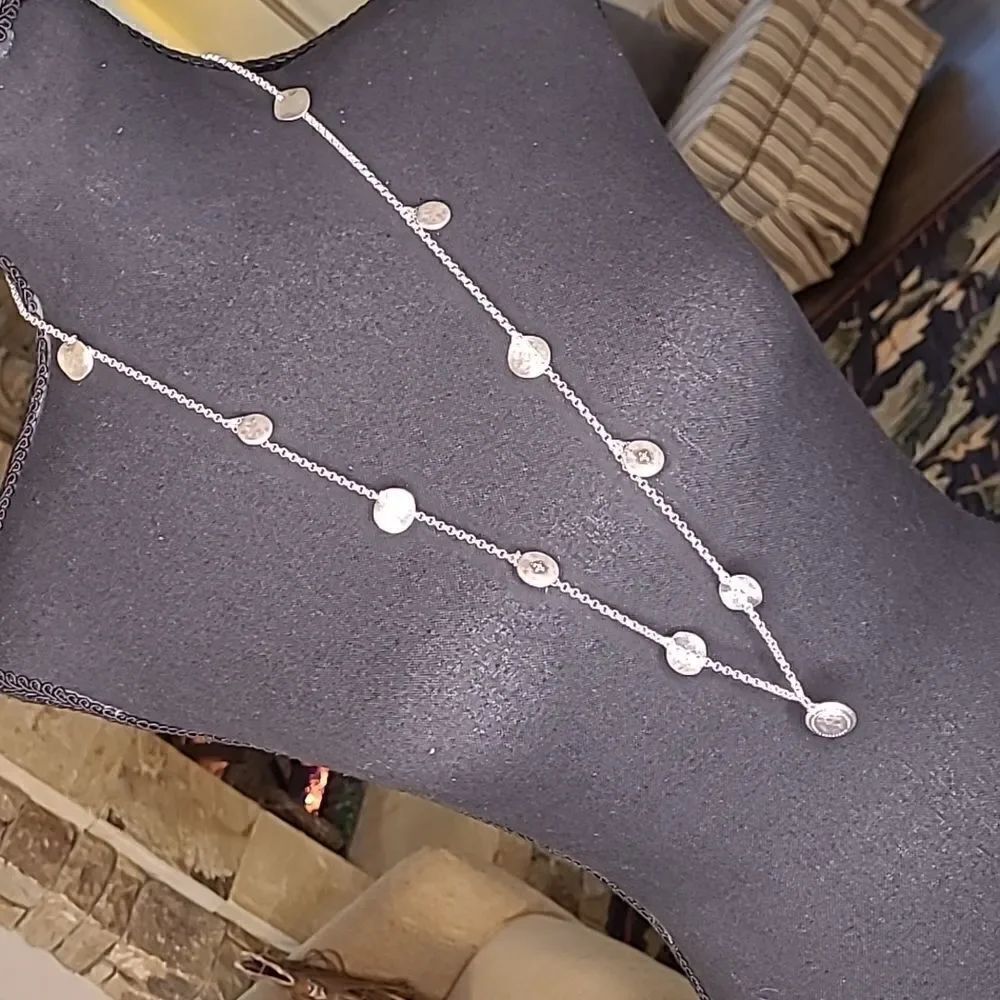 Silver fashion necklace 